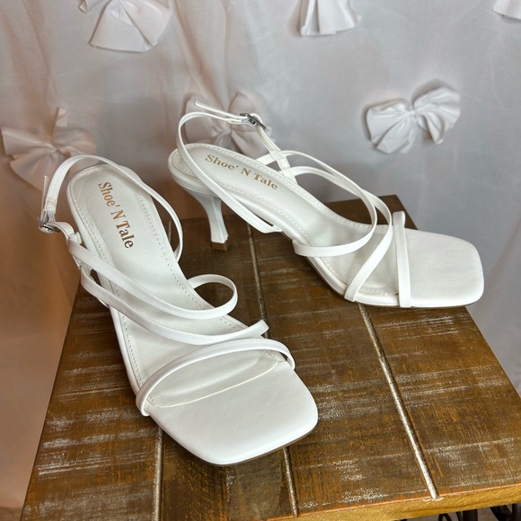Shoe N Tale White Open Toe High Heel Sandal with Straps - Picture 2 of 4